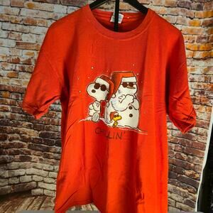 Snoopy Peanuts Christmas Chillin Snowman Graphic T Shirt Red Gildan Large
